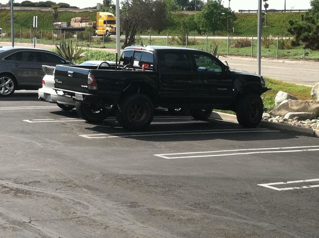 BlackTacomaonPaulsRoute_zps52f643e1_0c9b46d52bd865347f46208612930f26a3a3e6d6.jpg