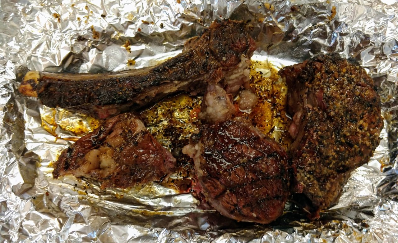 BoneInRibeyeCut into sections Spinalis dorsi.jpg