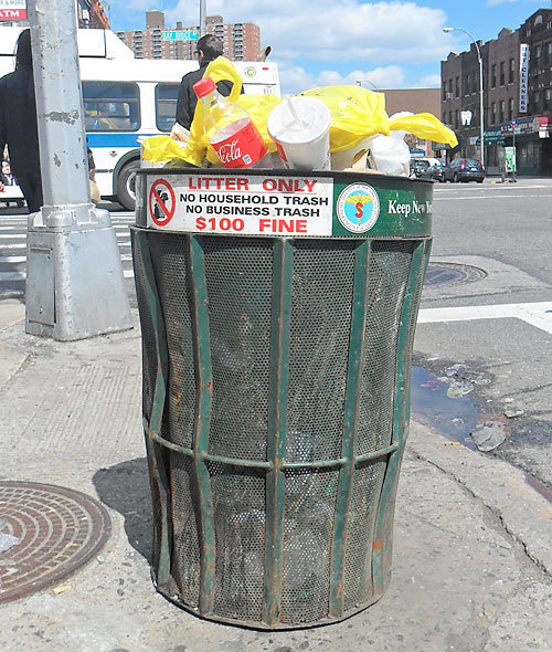 br_cb10trashcans_2011_4_7_bk6_z.jpg