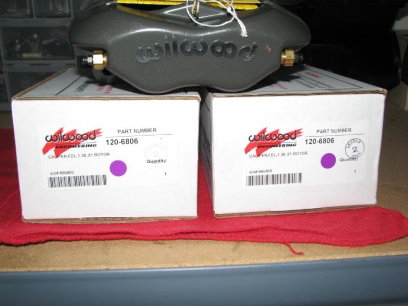 BrakeCalipers012_988c3f28131f41ef61255cfc490a90b68b482752.jpg
