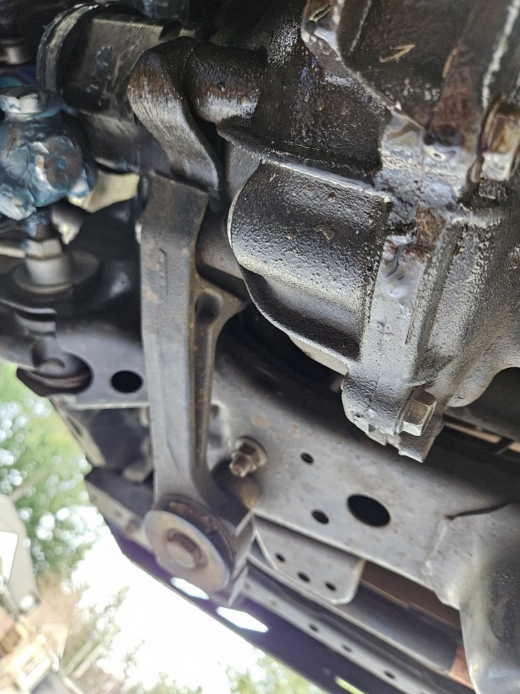 broken-diff-mount.jpg