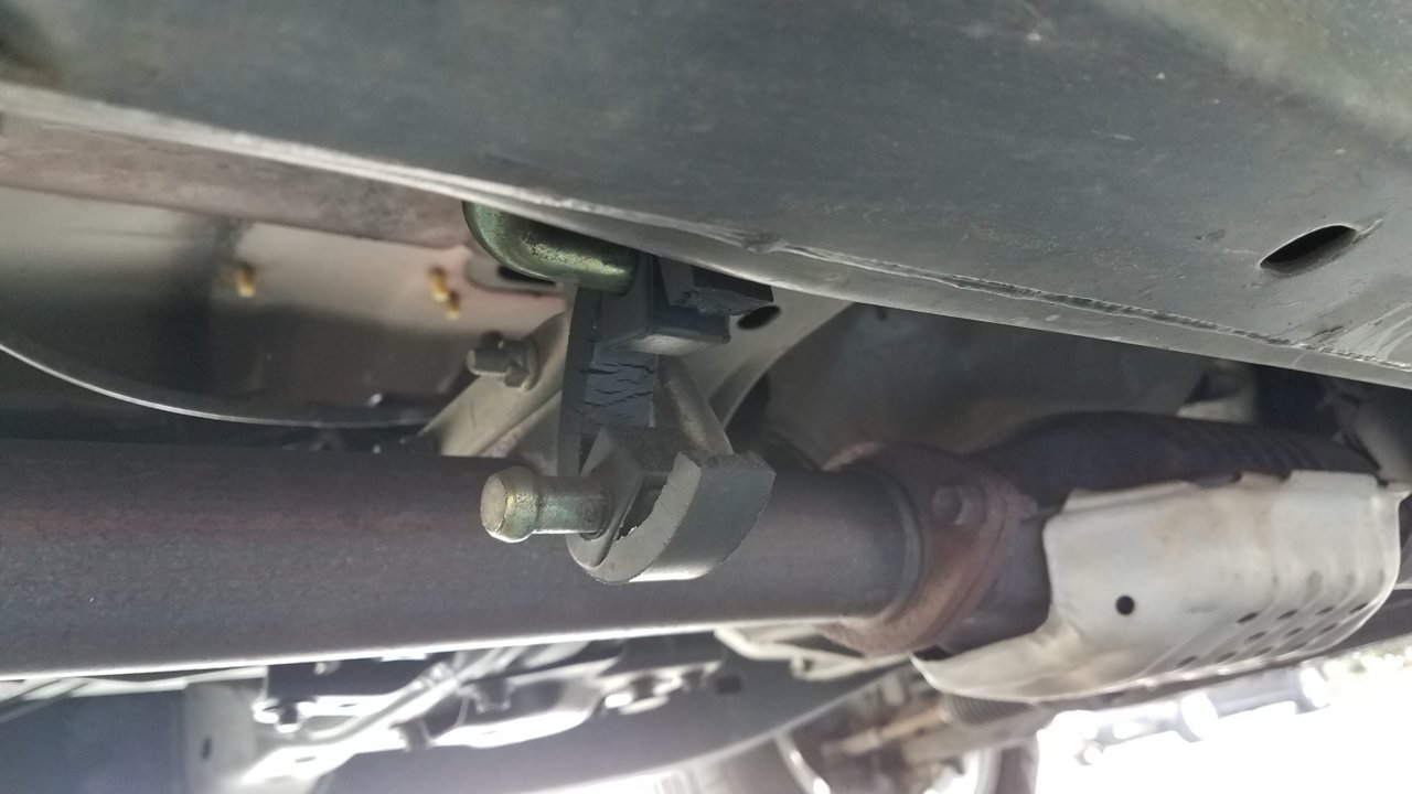 broken exhaust hanger.jpg