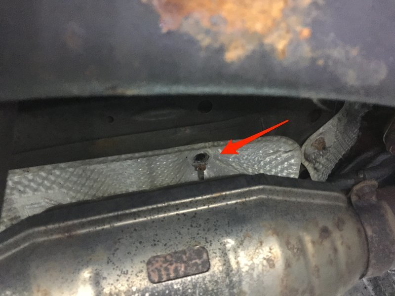 broken-heat-shield-bolt.jpg