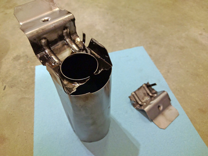 broken oil deflector 02.jpg