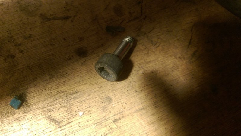 broken_plenum_intake_bolt.jpg