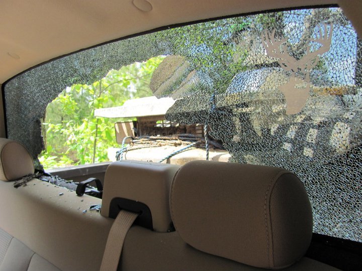 brokenwindow_37df921eb0133b7b32e2a692616b56fbedd5434c.jpg