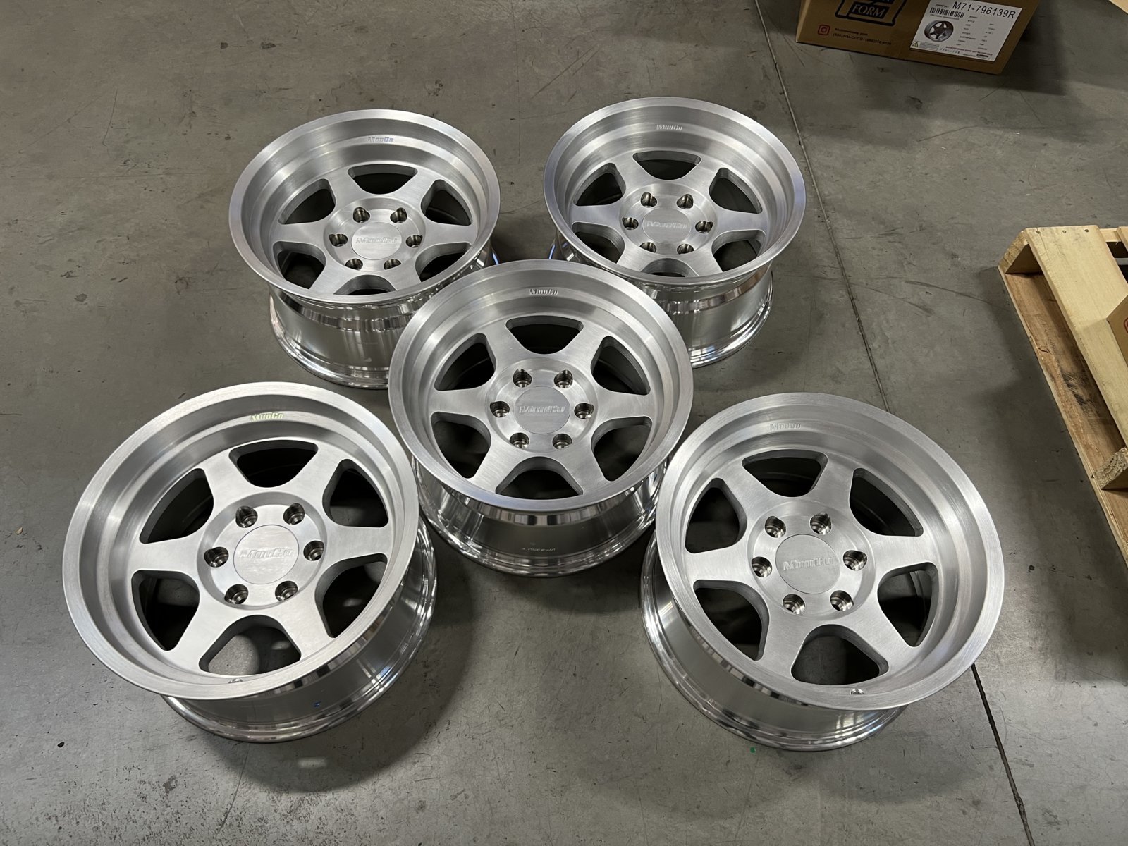 Brushed M71 17x9 .jpg