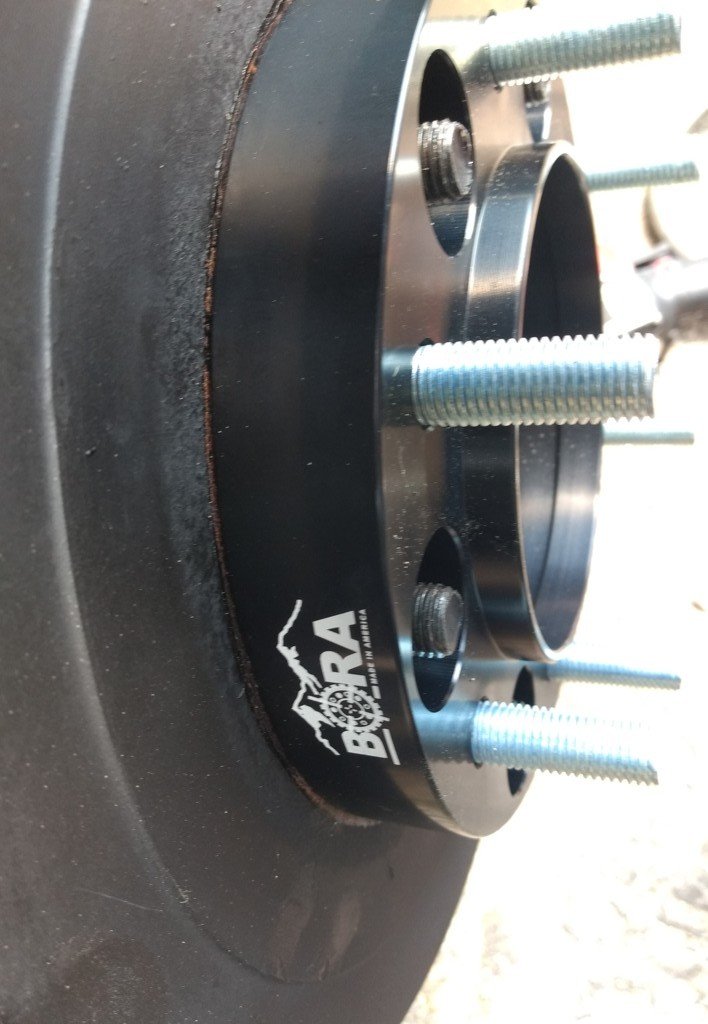 BS_01_Lug_Studs_d4445cbbbcd4049b2ab96841b445612593e11727.jpg