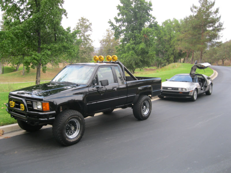 BTTF_Hilux_1.jpg