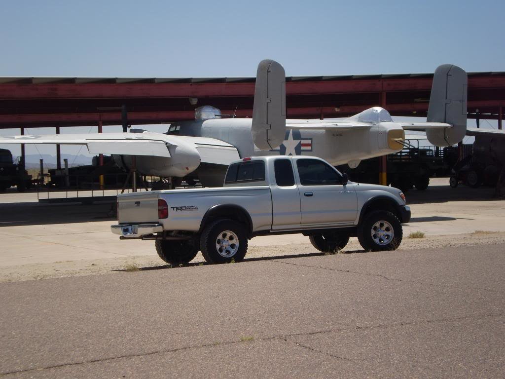 BuckeyeAirportInsideHangar006_zps9a59ee8_f87bdf27ff84bf836aa3dc4c30f0e7b104a64477.jpg