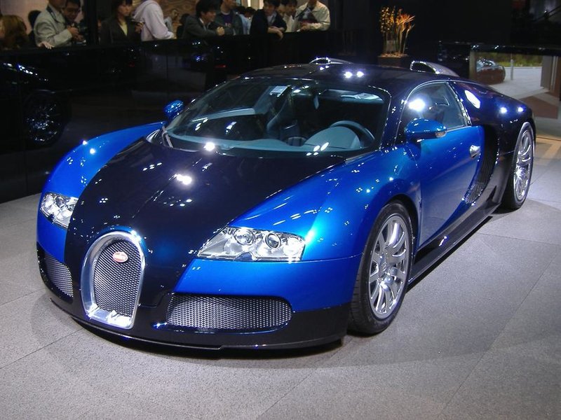 Bugatti_veyron_in_Tokyo.jpg