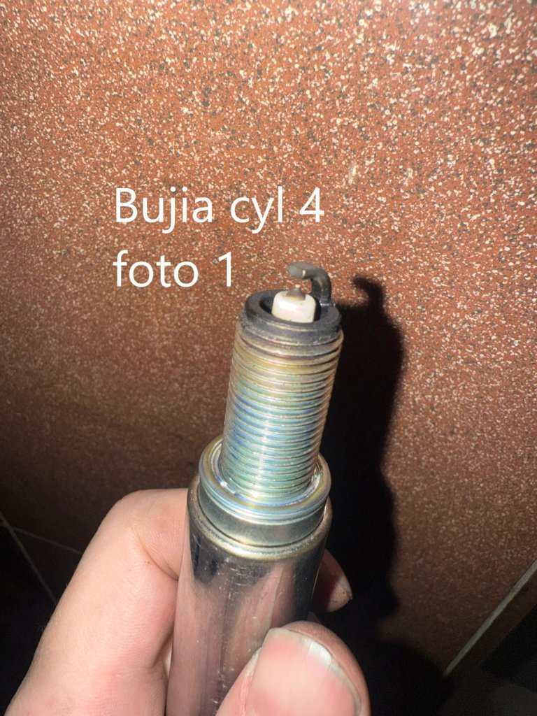 Bujia cyl 4 foto 1.jpg