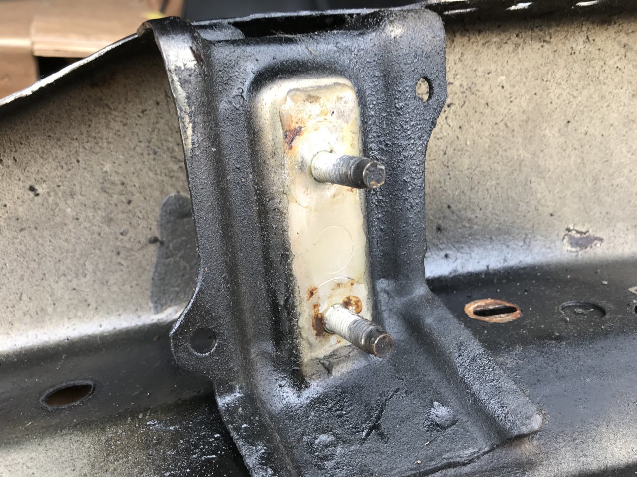 bumper bracket_1.jpg