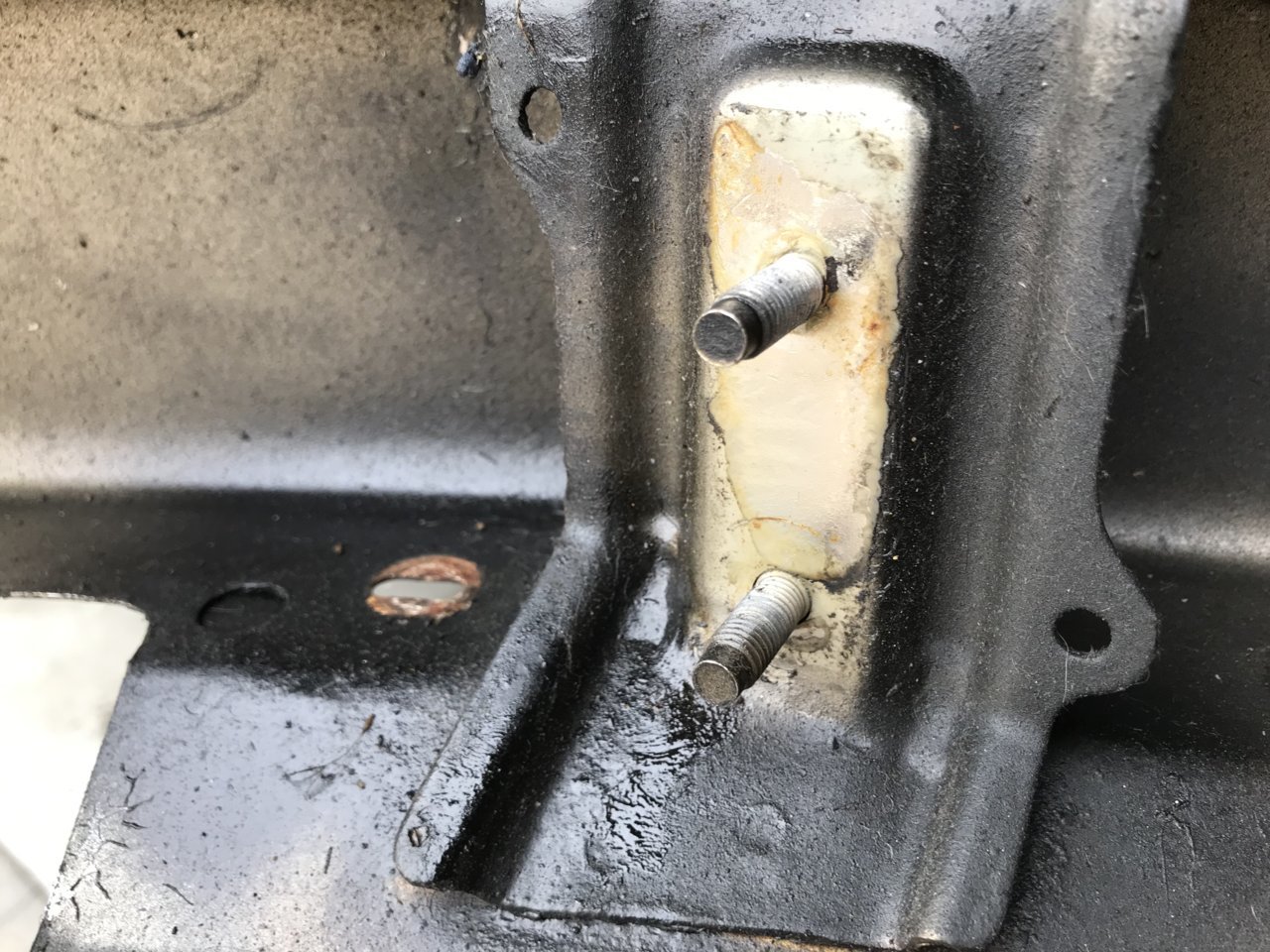 bumper bracket_2.jpg