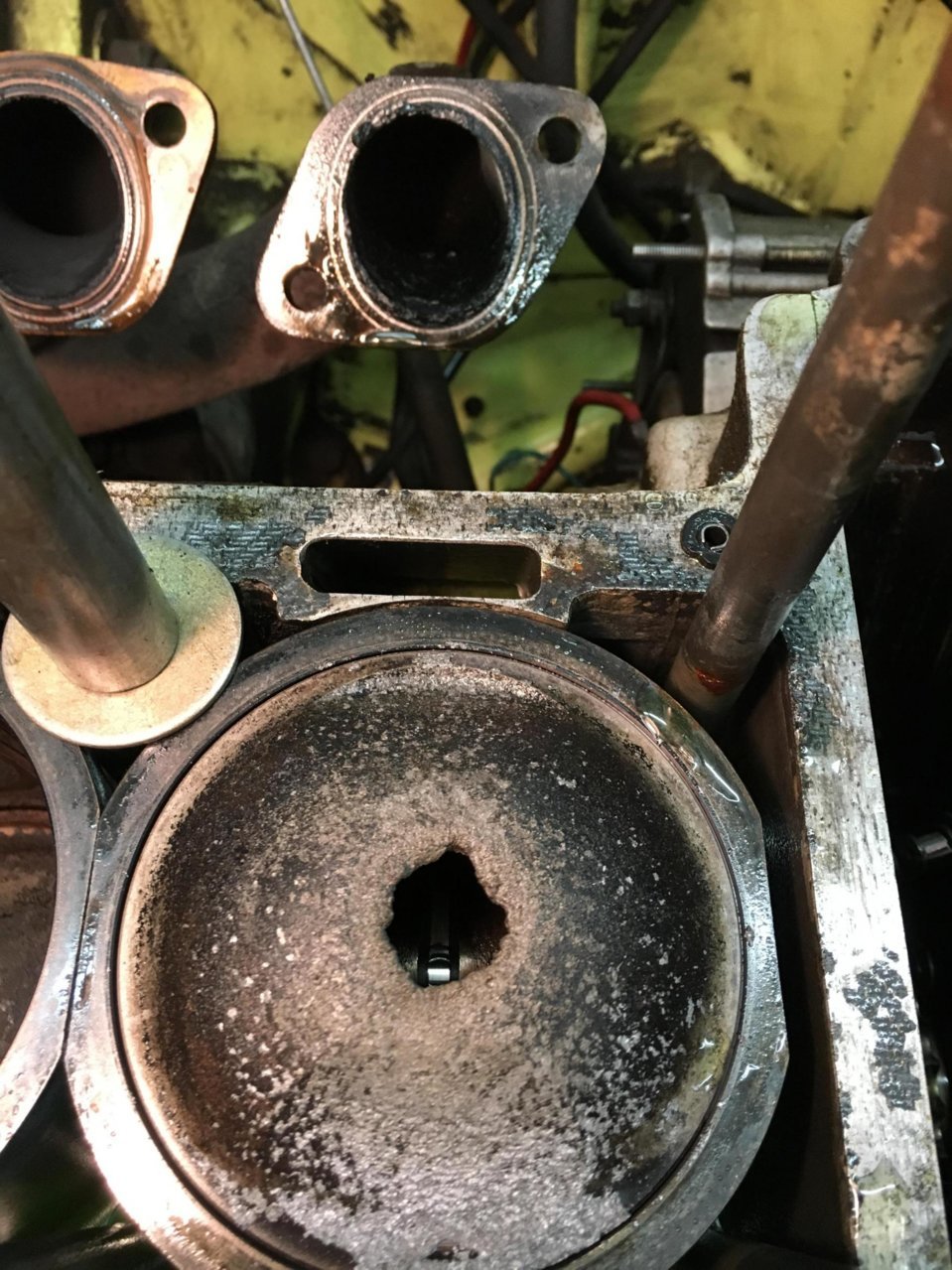 burned piston.jpg