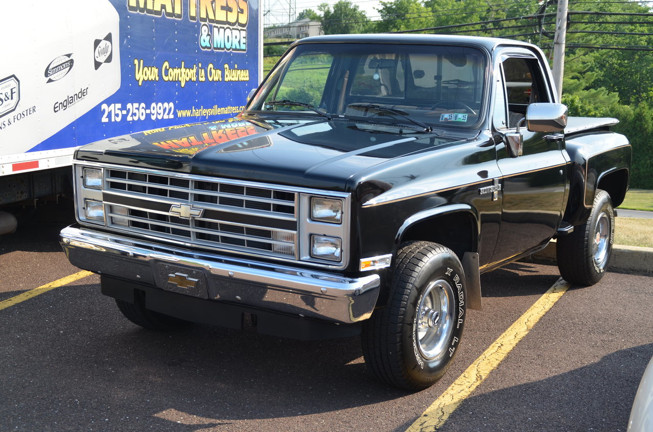 BuxMontStreetMachineAssociationCruiseNightsJuly12th2014 177.jpg