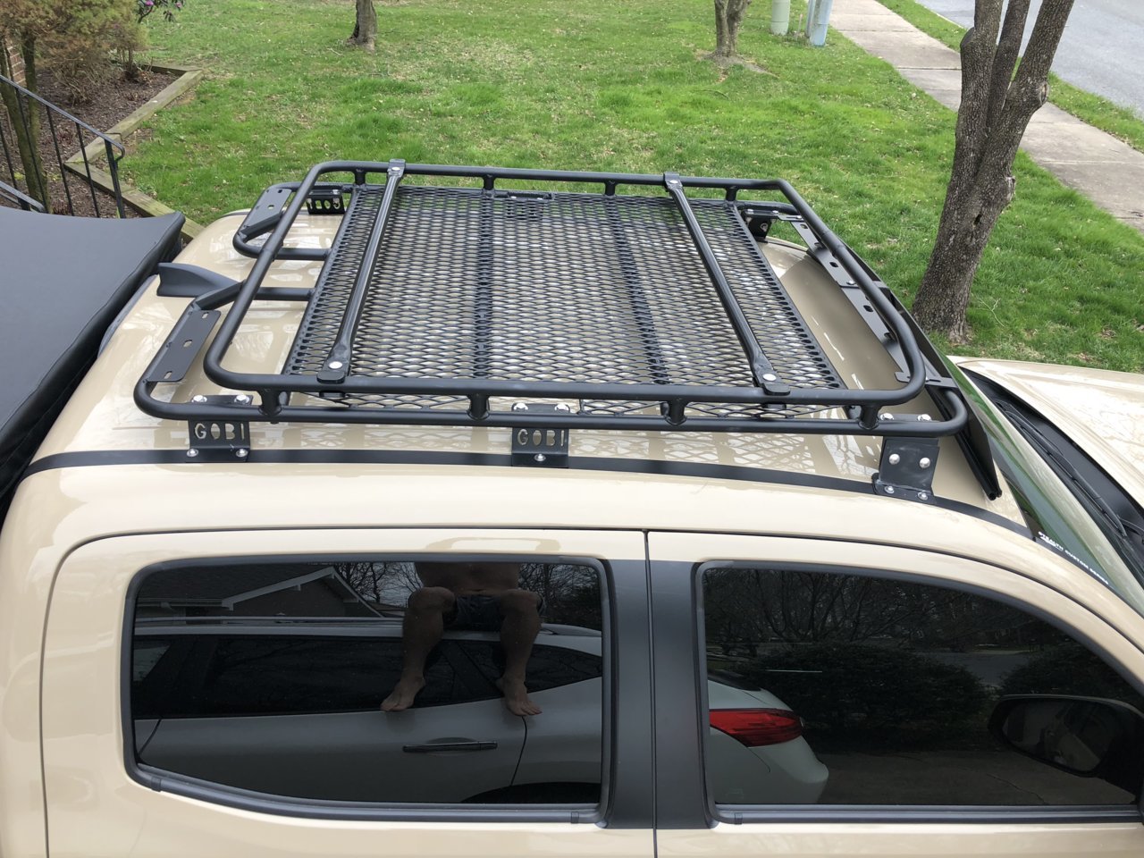 Pelican case best sale on roof rack