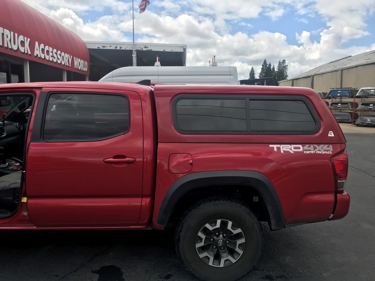 camper shell 1.jpg