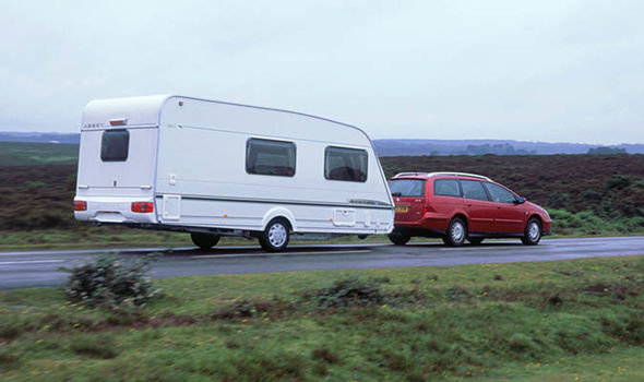 car-towing-caravan-1338835.jpg