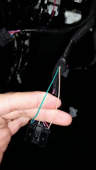 Cargo_Light_Wires.jpg