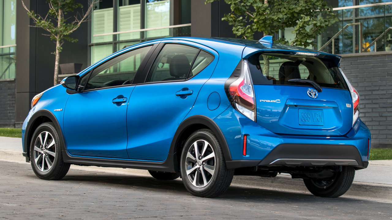 carpixel.net-2018-toyota-prius-c-74281-hd.jpg