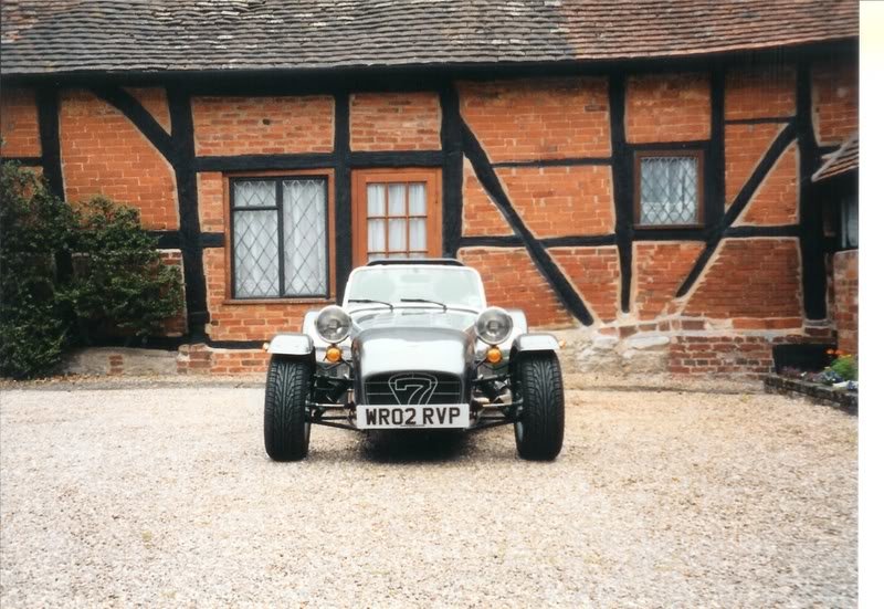 Caterhamfront_eced4e615f03be12c2fba8d1bb489ce1b8c2f097.jpg