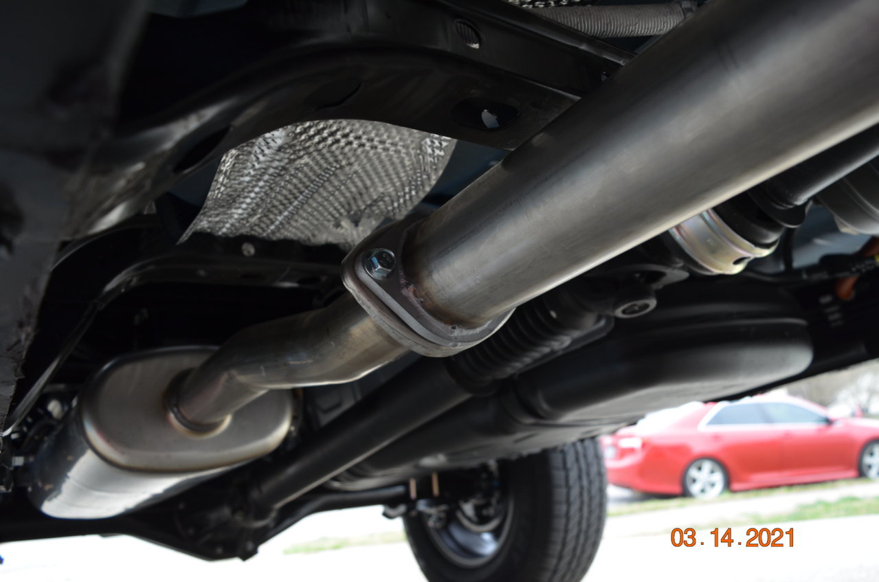 Catless Midpipe Install (6).jpg