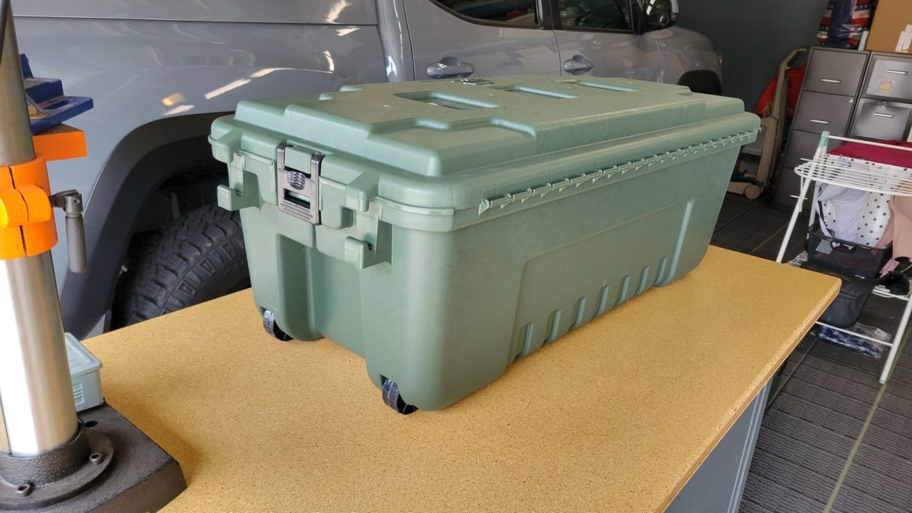  Plano Storage Trunk - 108 Quart w/ Wheels (1819) - Hunter Green  : Clothing, Shoes & Jewelry