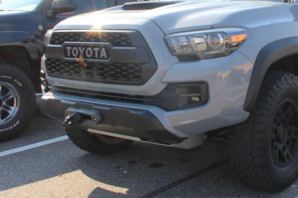 cbi-offroad-hidden-winch-mount-toyota-tacoma-2016-2020-t3-hwm-truck-brigade_1024x.jpg
