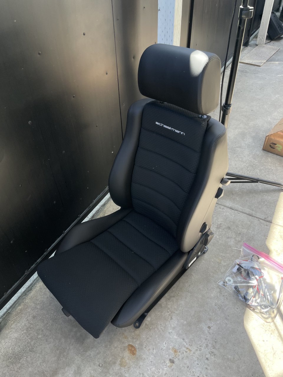 Vario F with Integrated Seatbelt