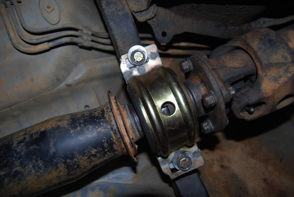 CenterSupportBearing_046855fd8d71943307257d76c71a2d4885a3c125.jpg