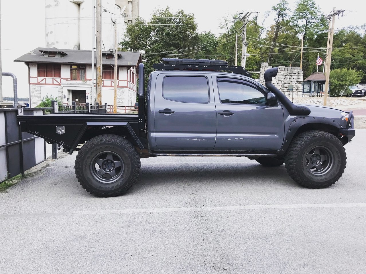 chandler doom flatbed.jpg