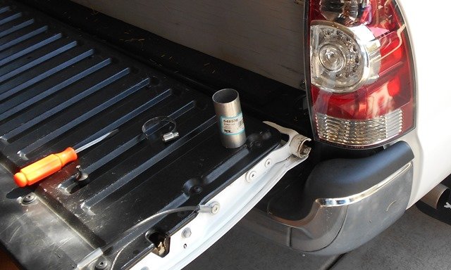 Changing Out Radiator Clamp.jpg