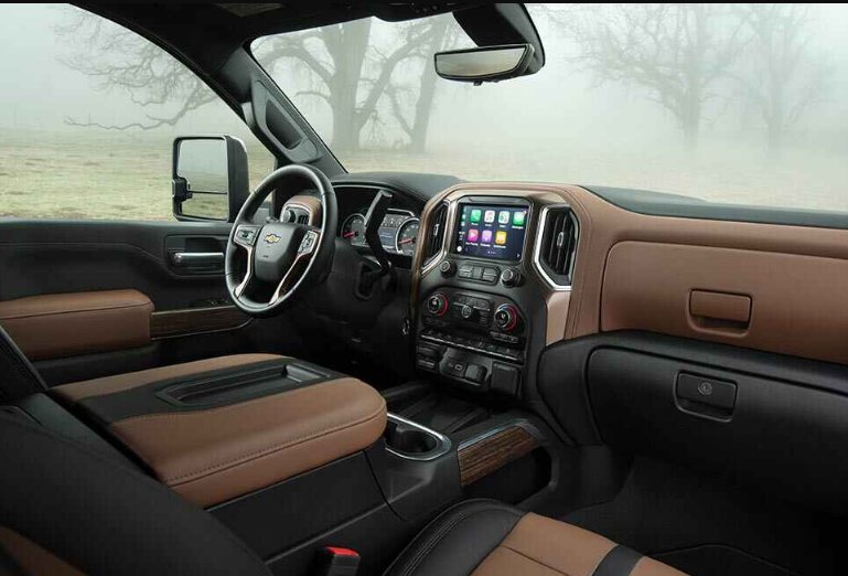 Chevrolet-Silverado-HD-Interior 2021.jpg