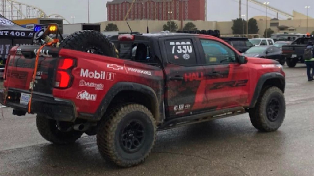 chevy-colorado-zr2-snapped-in-half-1024x576.jpg