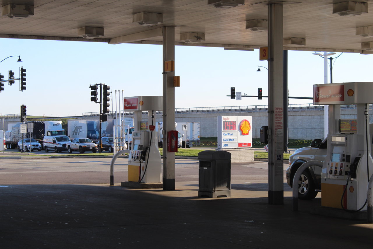 Chicago gas 143c.jpg