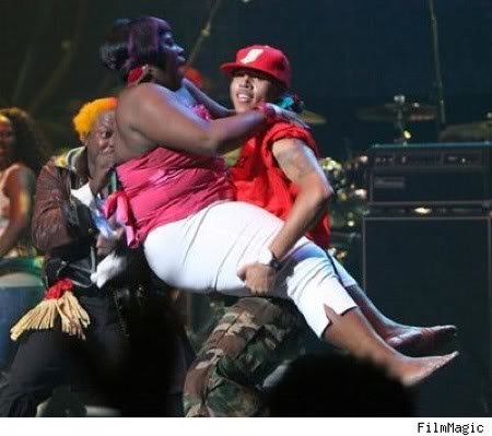 ChrisBrown_ce4c3536b86f19f7d9ace09dd4f5d02970f89f48.jpg