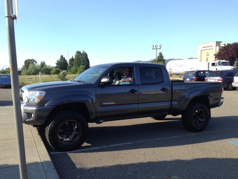 chrises truck.jpg