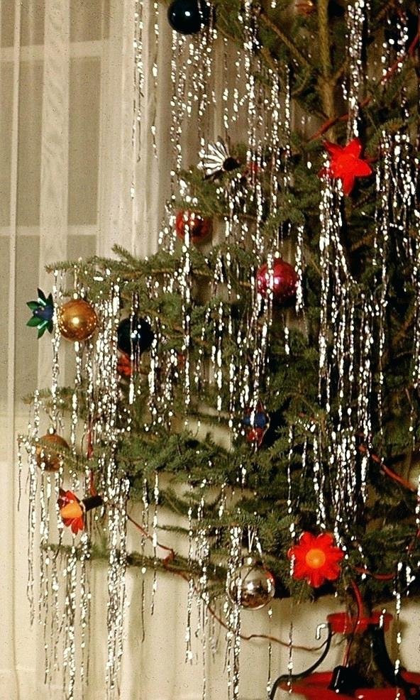 christmas-tree-tinsel-tinsel-tree-tree-tinsel-.jpg