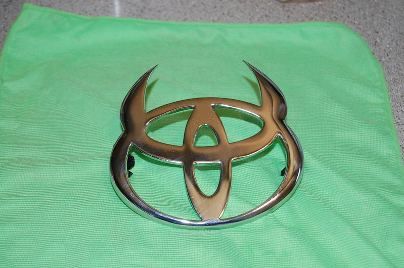 Chrome Horns 1.jpg