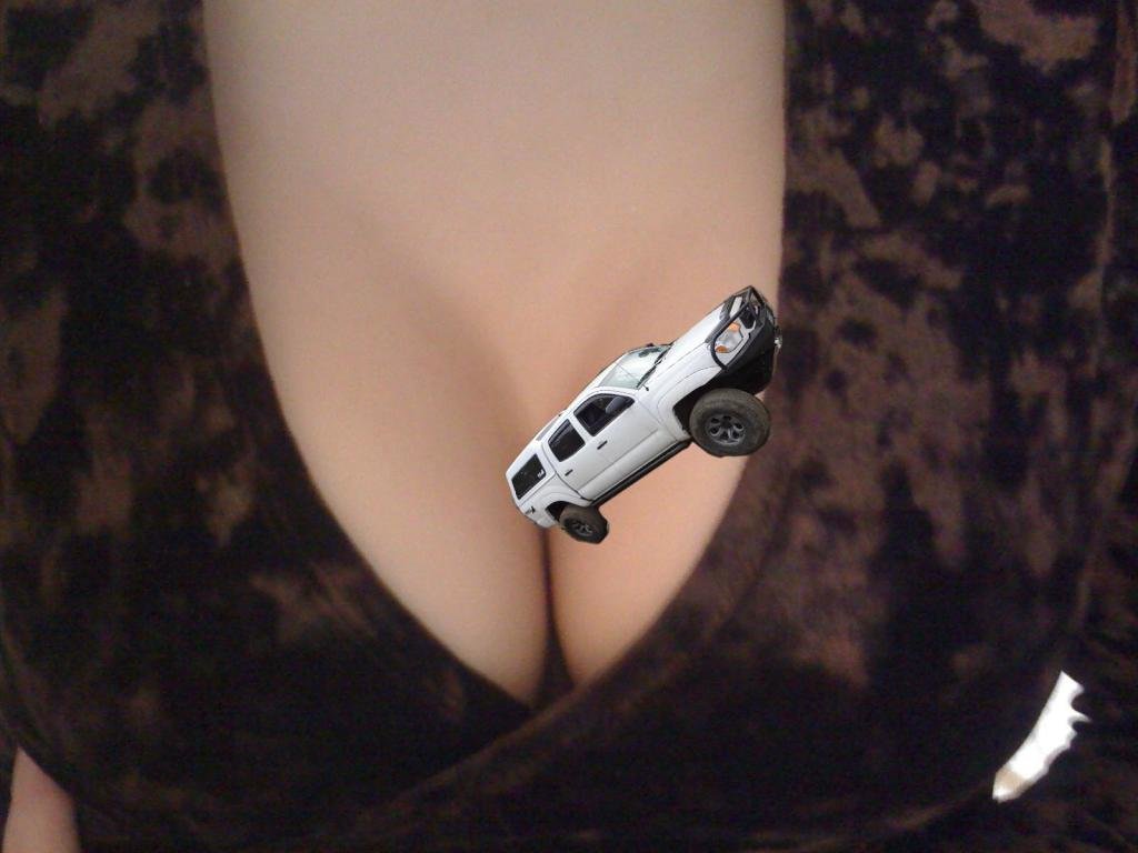 cleavage_zps114c7716_343649bfb67d43b1fb1af44dc6a69816e6885afe.jpg