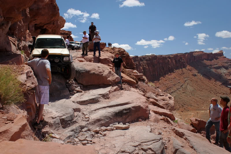 Cliffhanger-117_7c1000345aa91dabcb266d677749747e3b759a33.jpg