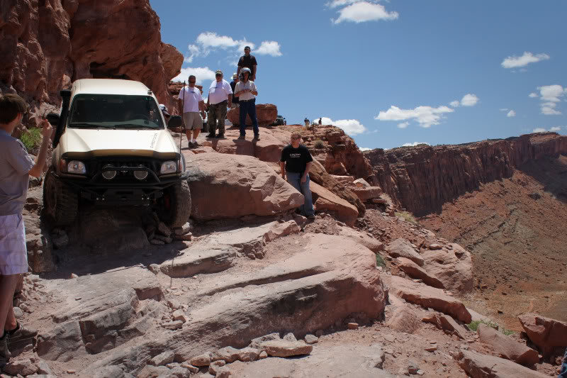 Cliffhanger-118_f6986ca1f740880323592b9af9b7ed46c76a95d8.jpg