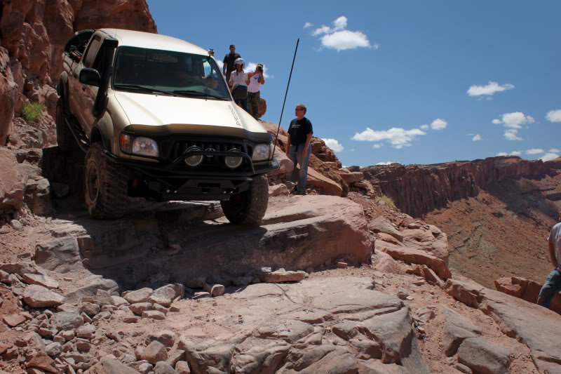 Cliffhanger-119_445200495d0709a3223f8f9729eece5dc56e3359.jpg
