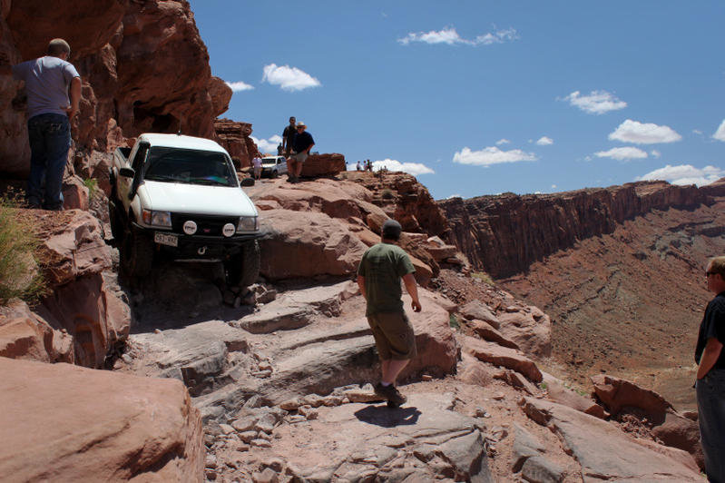 Cliffhanger-123.jpg