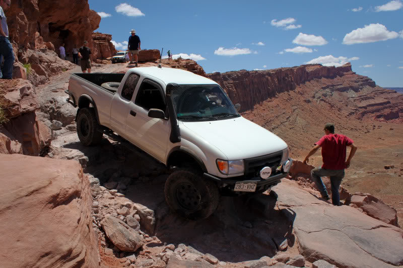 Cliffhanger-124_0cf1f03ea7aff8b7f23e42f15dfc36273edae67d.jpg