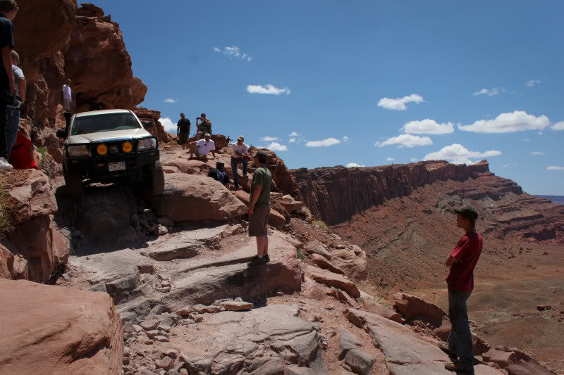 Cliffhanger-125_3a54a5659cf15cbb4128bb6e13866e8b2dd776ac.jpg