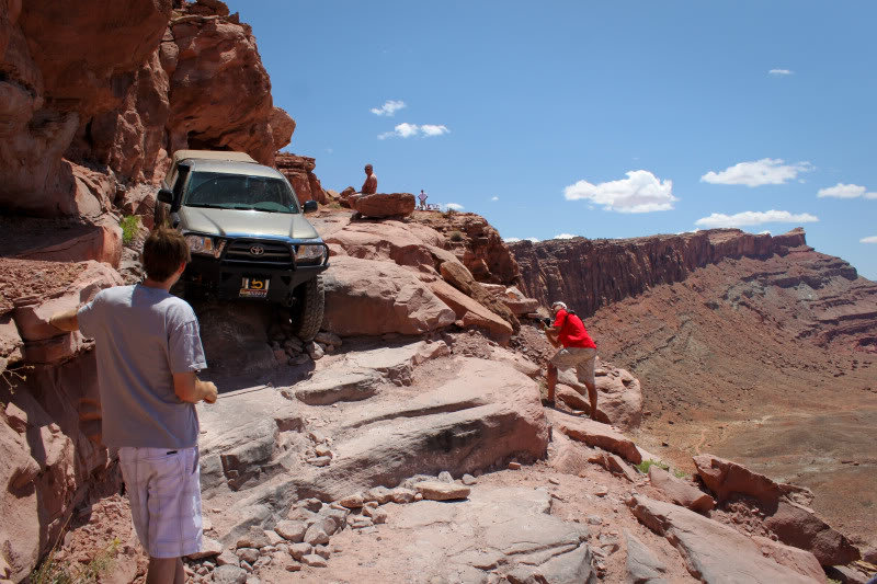 Cliffhanger-135_1c8e3784bd2a6159698e51f3a6291b3a47835720.jpg