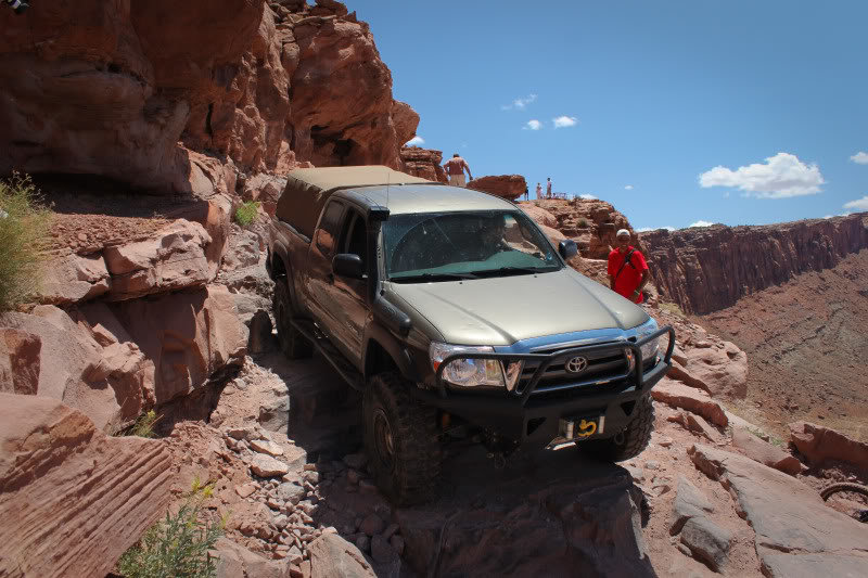 Cliffhanger-137_a8a00ff057d4379b24bea7dbff850b12c099874c.jpg