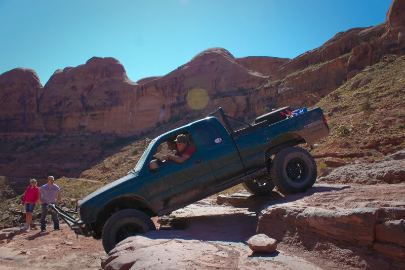 Cliffhanger-26_8f7b9091b1598466cd4b93b21445b922a6515734.jpg
